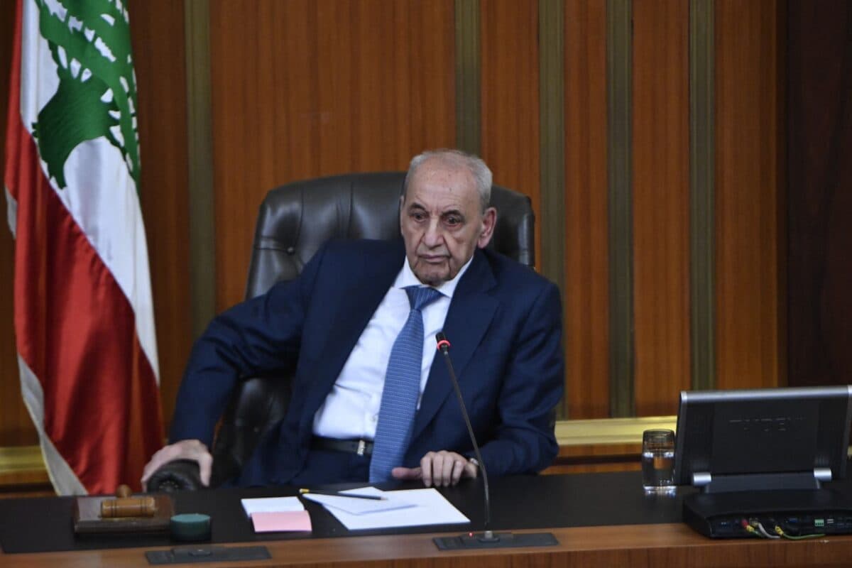 «الأخبار»: عون يسعى لاحتواء المعترضين عبر السعودية... وبري: «سوريا ليست في هذا الوارد»